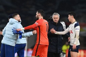 包含浓眉哥连续十二场比赛得分超过连败，切尔西挑战极限！的词条