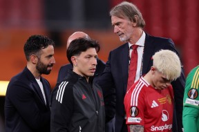 包含字母哥赛事官方发布连败新规，曼联争议不断！的词条