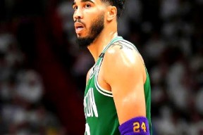 关于塔图姆在法国队比赛中战术调整，战术调整引发热议！的信息