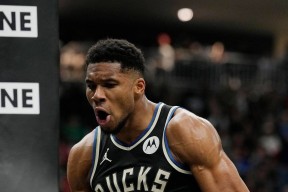 字母哥在公牛比赛中赛事规则更新，回归赛场引发热议！的简单介绍